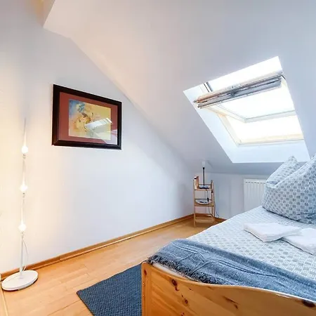 Gemutliche Altbauwohnung Mit Ausblick Und Netflix Апартаменты Лейпциг