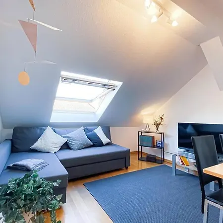 Gemutliche Altbauwohnung Mit Ausblick Und Netflix Апартаменты