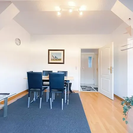Gemutliche Altbauwohnung Mit Ausblick Und Netflix Апартаменты *