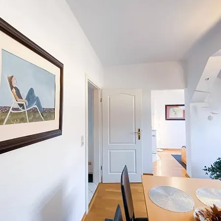 Gemutliche Altbauwohnung Mit Ausblick Und Netflix