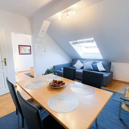 Gemutliche Altbauwohnung Mit Ausblick Und Netflix