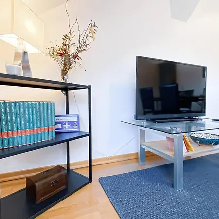 Gemutliche Altbauwohnung Mit Ausblick Und Netflix *