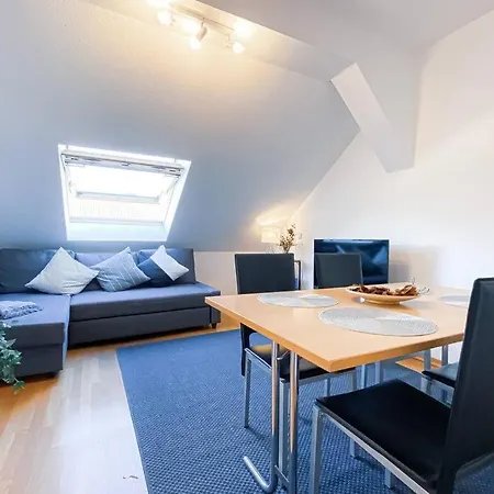 Gemutliche Altbauwohnung Mit Ausblick Und Netflix * Лейпциг